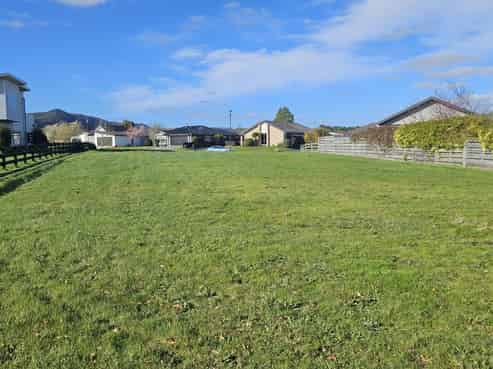 84 Montgomery Crescent, Kinloch