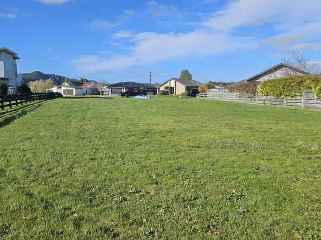 84 Montgomery Crescent, Kinloch