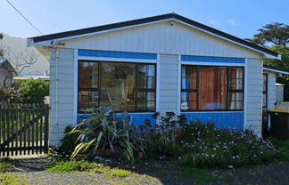 44 & 46 Domett Esplanade, Cobden