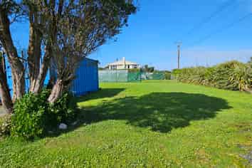 44 & 46 Domett Esplanade, Cobden