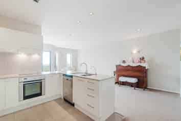 B305/525 East Coast Road, Pinehill