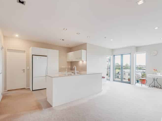 B305/525 East Coast Road, Pinehill
