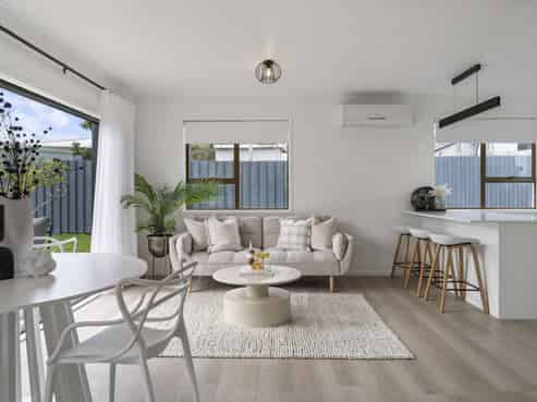 1/10 Statesman Street, Henderson