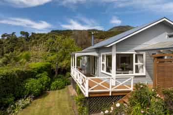 8 Percy Street, Akaroa