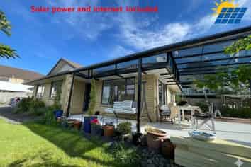 8 Earnslaw Crescent, Clover Park