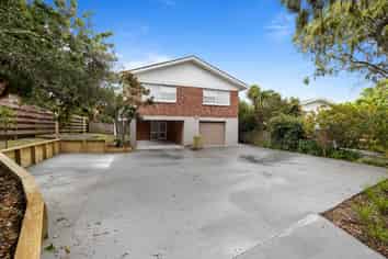 24 Holdaway Avenue, Northcote