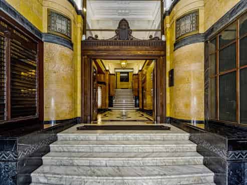 Prime CBD Corner Office