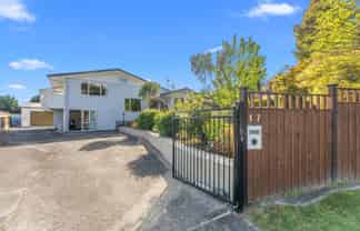 17 Awatea Terrace, Lynmore
