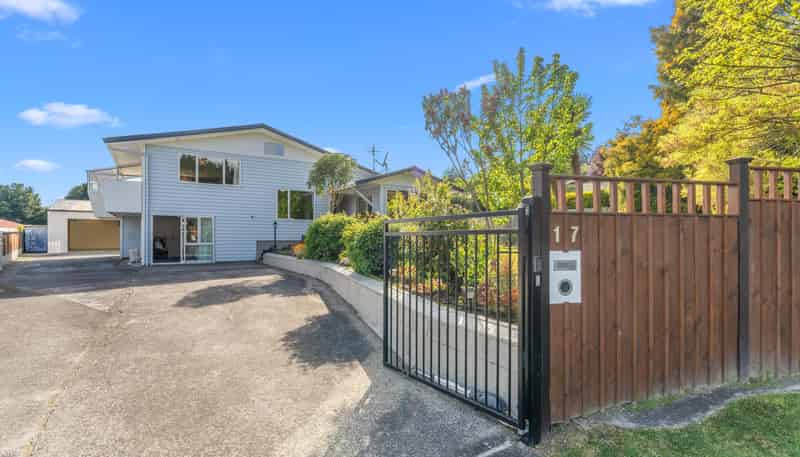 17 Awatea Terrace, Lynmore