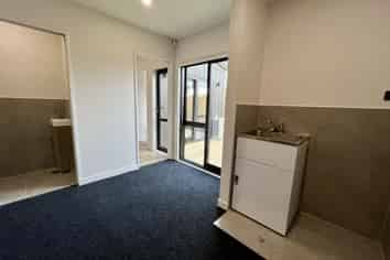 98C Royal Road, Massey
