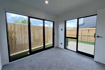 98C Royal Road, Massey