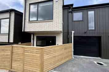 98C Royal Road, Massey