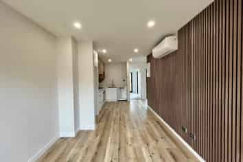 98C Royal Road, Massey