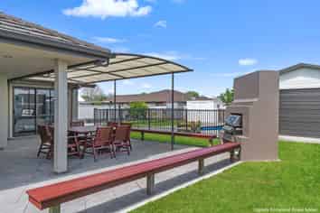 7 Pohutukawa Grove, Lytton West