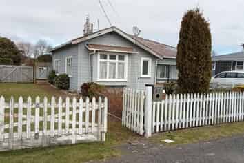 67 Cloten Road, Stratford