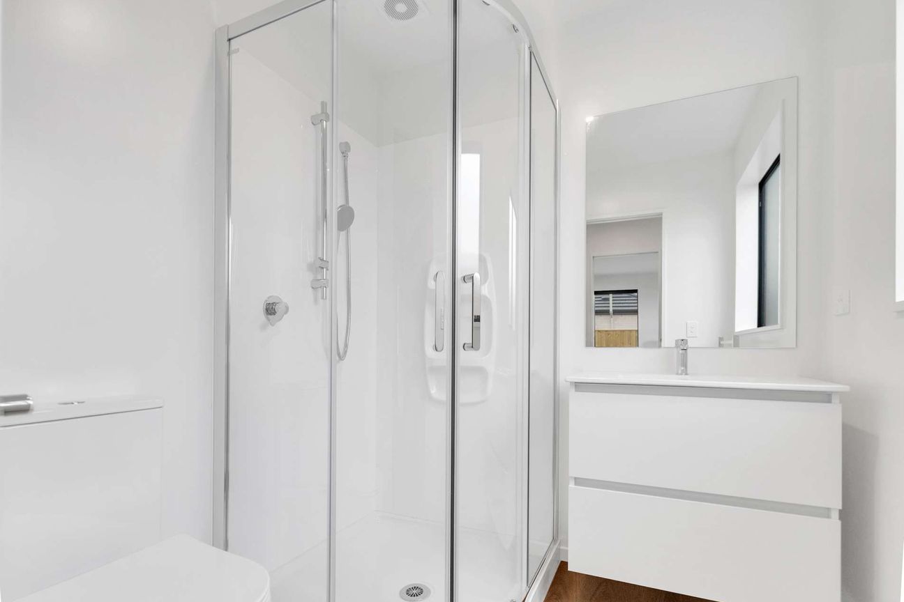A real standout in Earlsbrook! UNDER CONTRACT - Mehr