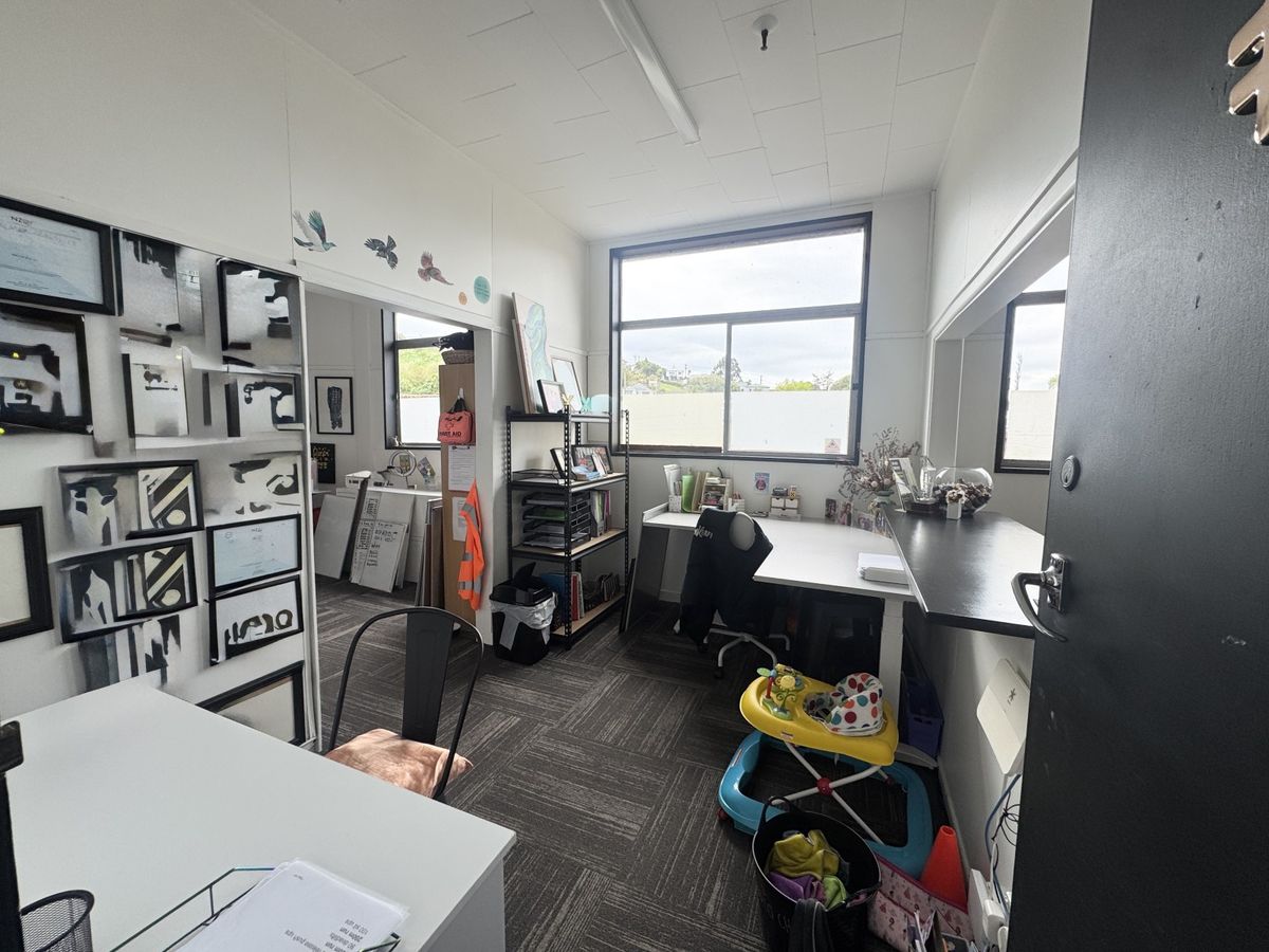 Versatile Industrial Space with Office & Car Parks - Ansicht 6