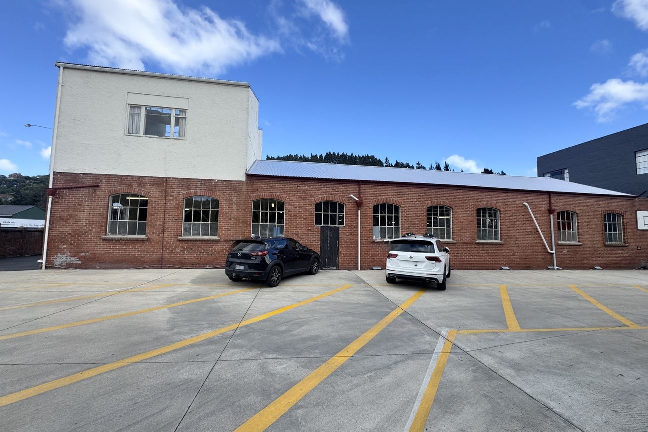 Versatile Industrial Space with Office & Car Parks - Vista 2