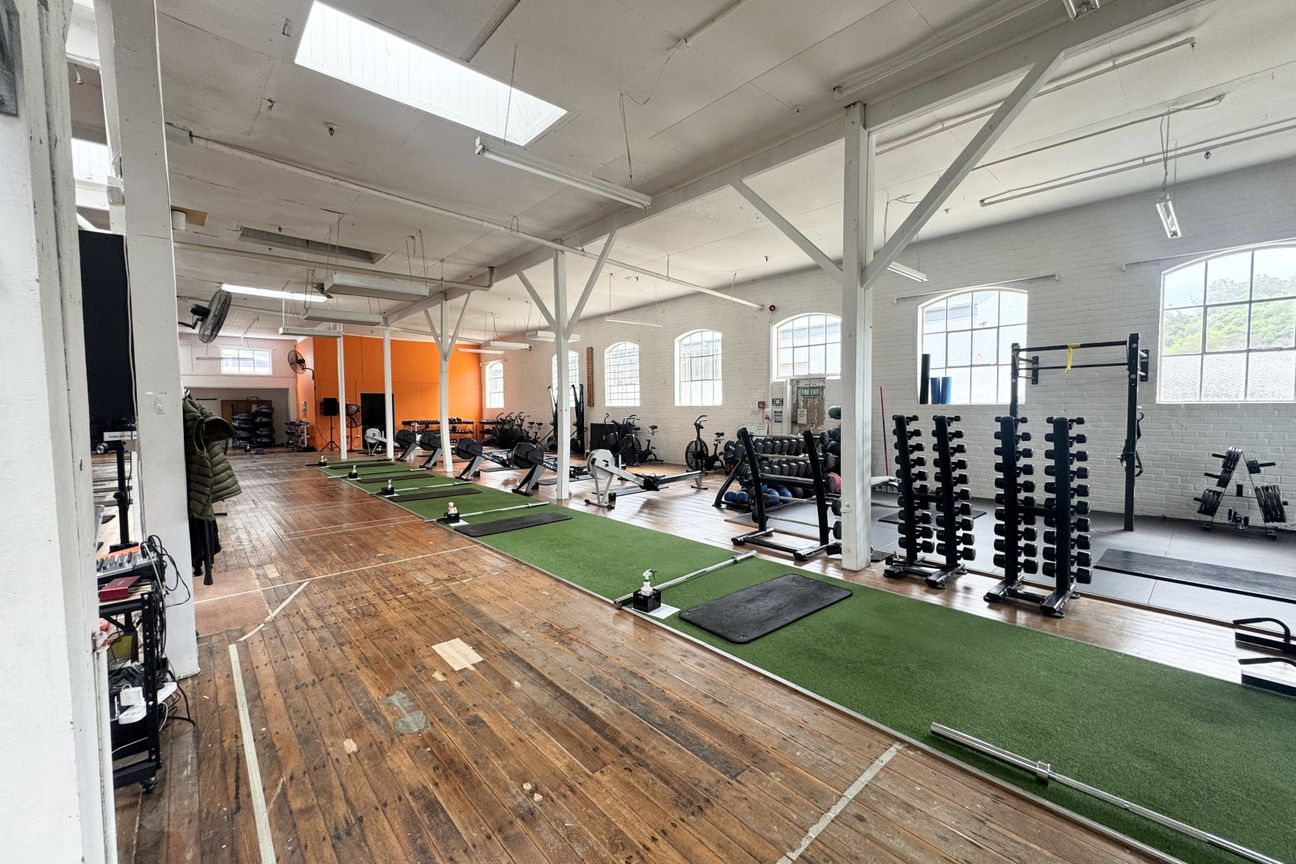 Versatile Industrial Space with Office & Car Parks - Altro