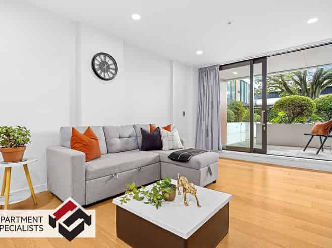 10 Lion Place, Epsom
