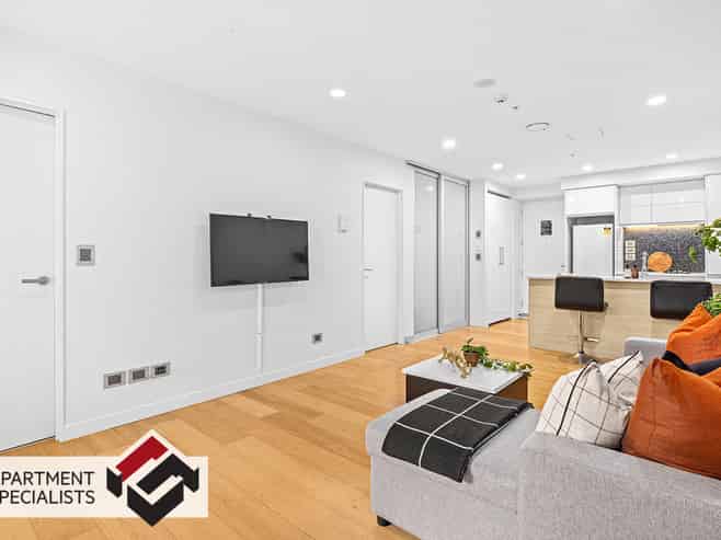 10 Lion Place, Epsom