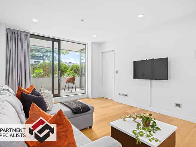 10 Lion Place, Epsom
