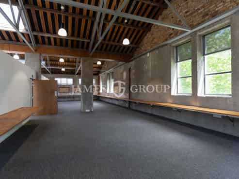 STUNNING CHARACTER + 13 CARPARKS