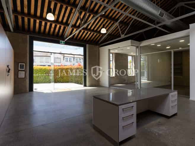 STUNNING CHARACTER + 13 CARPARKS