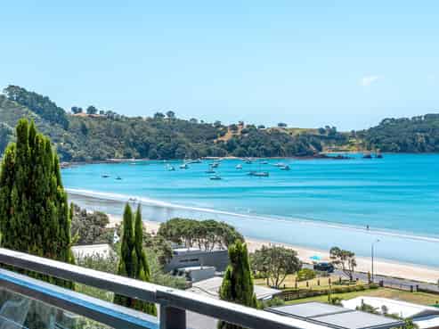 5 Sixth Avenue, Onetangi