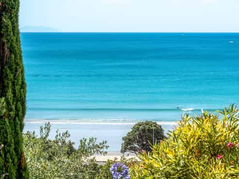 5 Sixth Avenue, Onetangi