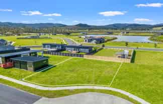 7 Riria Way, Matarangi