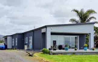 877 East Coast Rd, Kaiaua