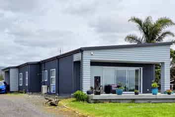 877 East Coast Rd, Kaiaua