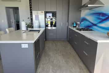 877 East Coast Rd, Kaiaua