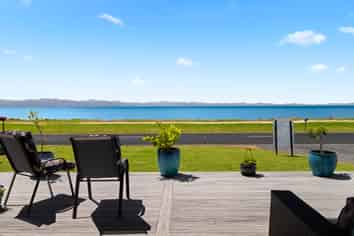 877 East Coast Rd, Kaiaua