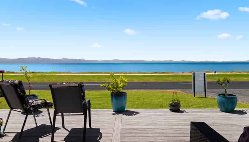 877 East Coast Rd, Kaiaua