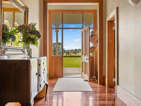 2/334 White Road, Broadlands Forest