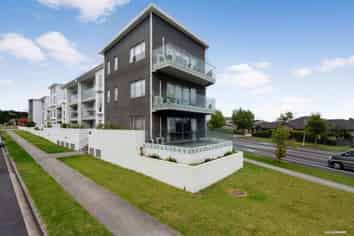 2F/136 Stancombe Road, Flat Bush