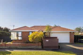 2/1 Apollo Place, Papanui