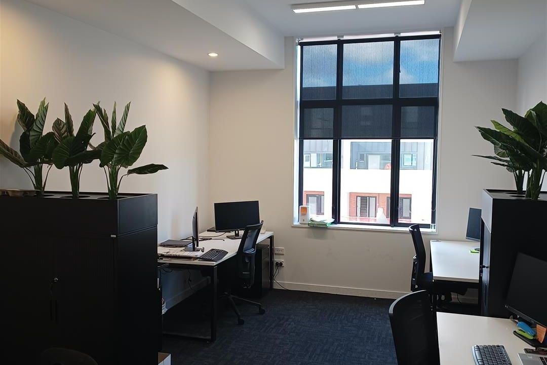 Office Suite Within Kensington House – další