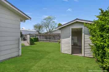 1112 Francis Hicks Avenue, Raureka