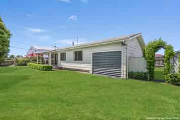 1112 Francis Hicks Avenue, Raureka