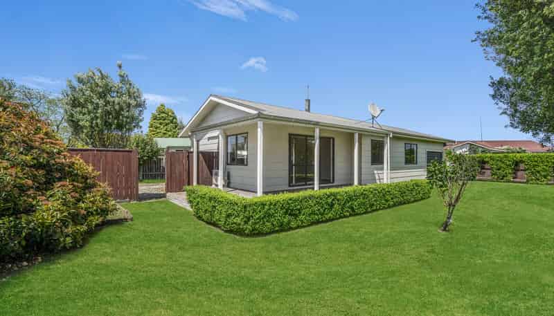 1112 Francis Hicks Avenue, Raureka