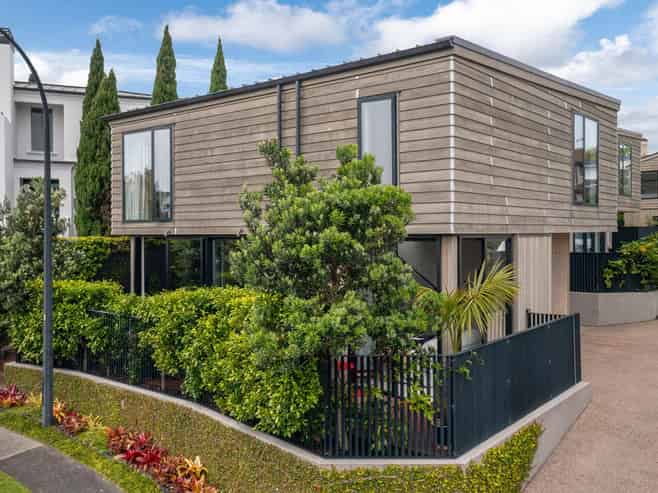 2A Arthur Crescent, Takapuna