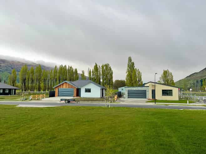 4 Applewood Place, Wanaka
