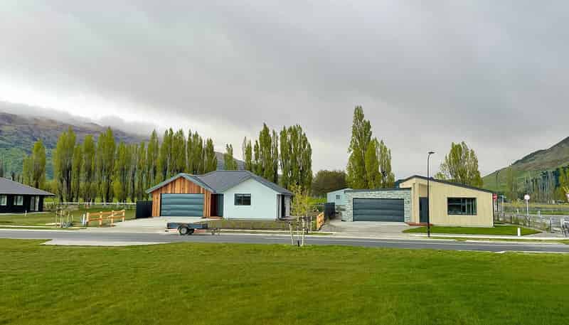 4 Applewood Place, Wanaka