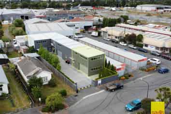 Tidy Mix of Warehouse and Office