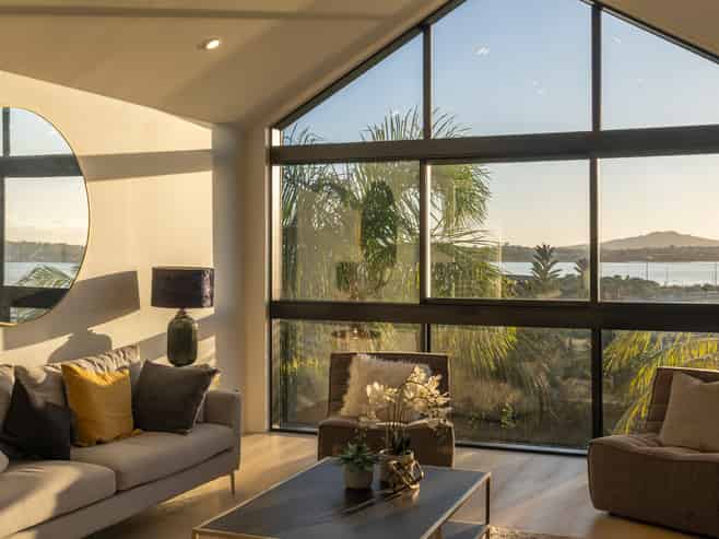 13 Waimana Ave, Northcote Point