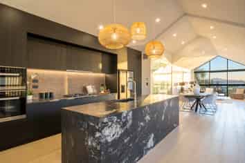 13 Waimana Ave, Northcote Point