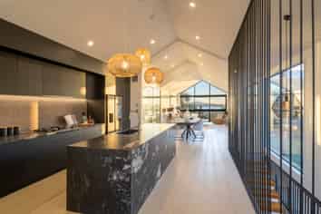 13 Waimana Ave, Northcote Point